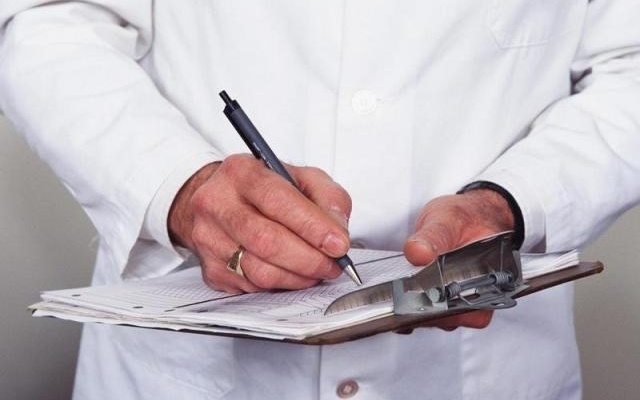 лечение приобретенной деформации груди