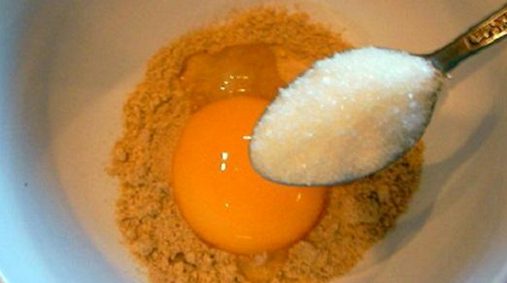 горчица, сахар и желток для волос