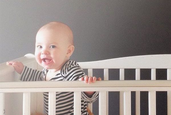 Розвиток дитини в 1 рік 8 місяців